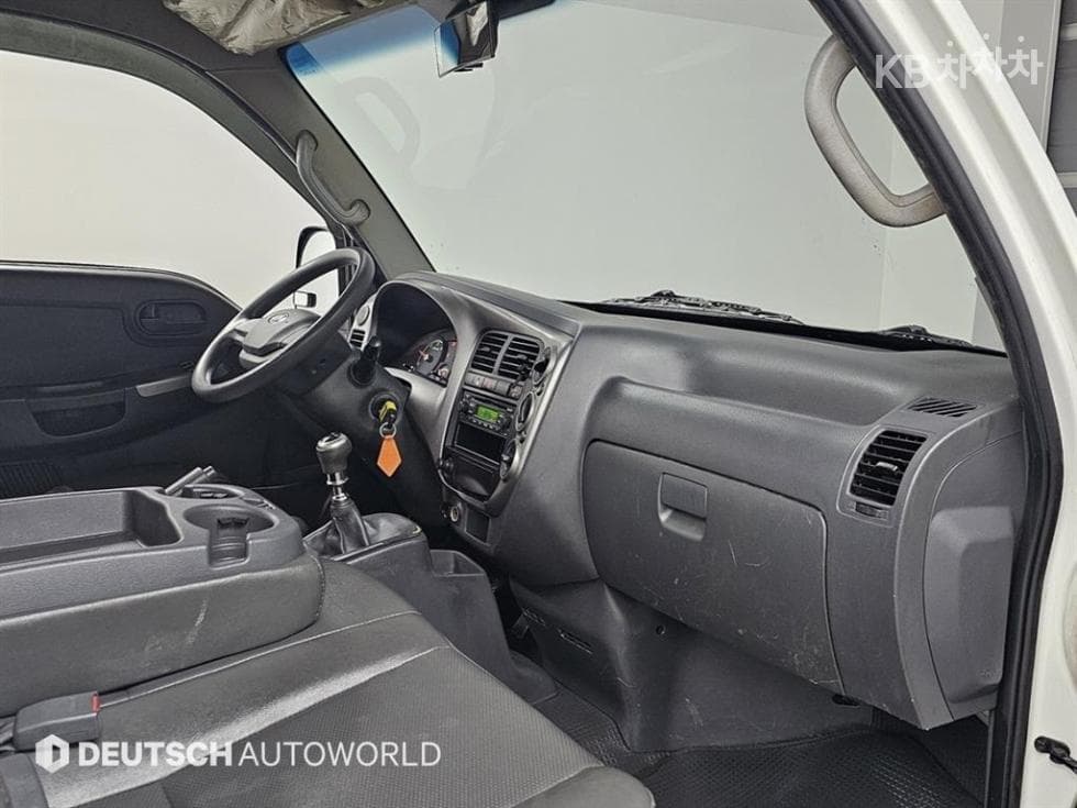 Киа Бонго 3 (лек)1 тон 파워게이트 Удължено междуосие 1단 Королевска кабина Лукс - 7