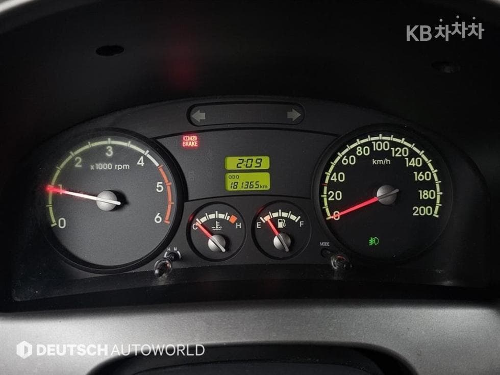 Киа Бонго 3 (лек)1 тон 파워게이트 Удължено междуосие 1단 Королевска кабина Лукс - 8