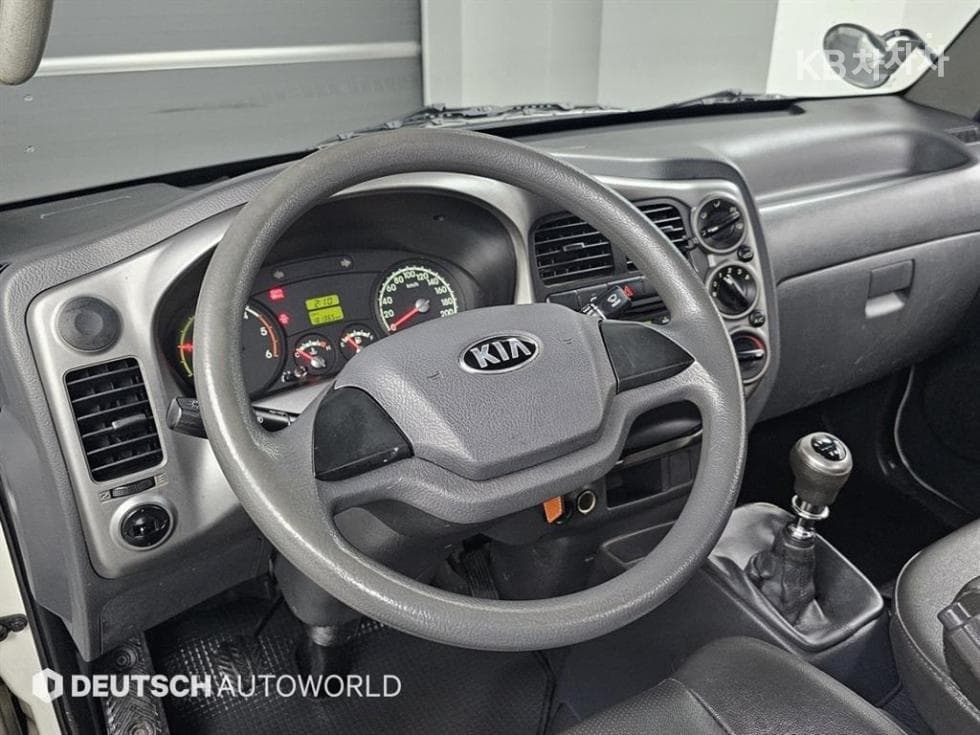 Киа Бонго 3 (лек)1 тон 파워게이트 Удължено междуосие 1단 Королевска кабина Лукс - 13