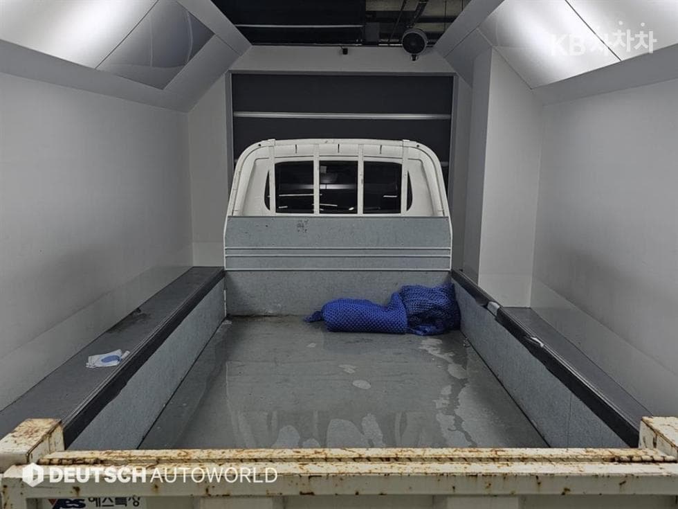 Киа Бонго 3 (лек)1 тон 파워게이트 Удължено междуосие 1단 Королевска кабина Лукс - 20