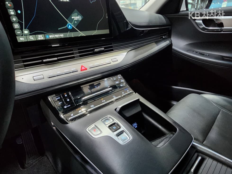 Хюндай The New (фейслифт) Grandeur (Azera) Хибрид2.4 Premium - 18