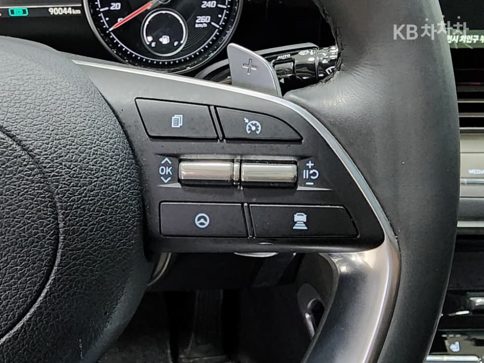 Хюндай The New (фейслифт) Grandeur (Azera) Хибрид2.4 Premium - 9