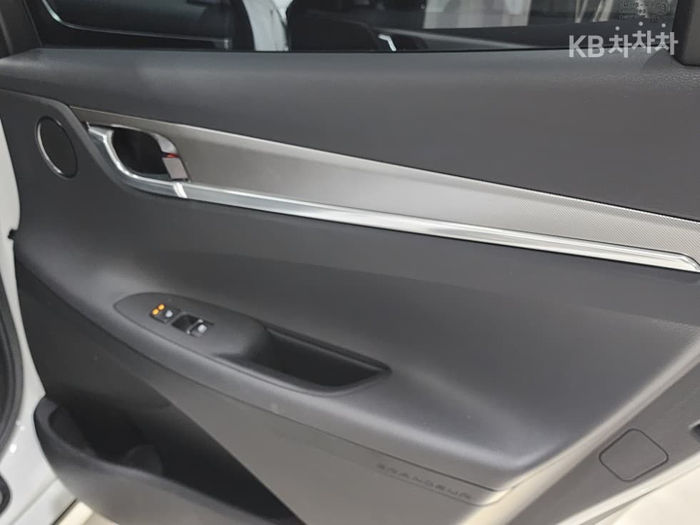 Хюндай The New (фейслифт) Grandeur (Azera) Хибрид2.4 Premium - 28