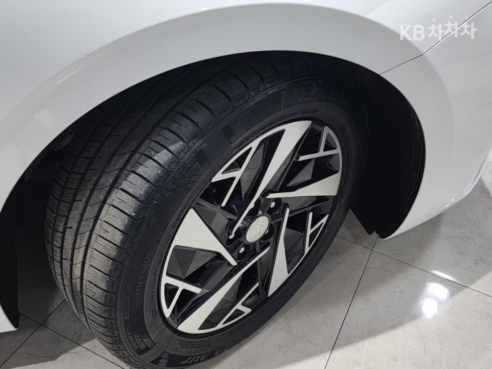 Хюндай The New (фейслифт) Grandeur (Azera) Хибрид2.4 Premium - 31