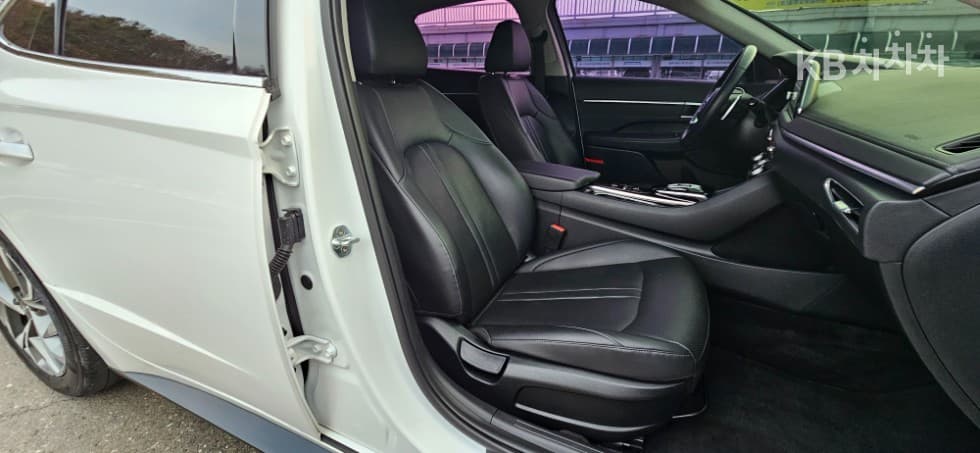 Hyundai Sonata (DN8)2.0 Modern - 12