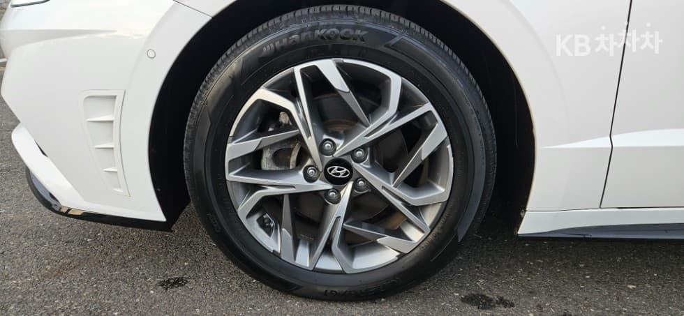 Hyundai Sonata (DN8)2.0 Modern - 23