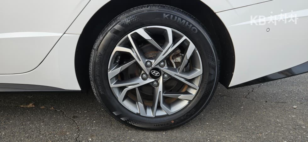 Hyundai Sonata (DN8)2.0 Modern - 24