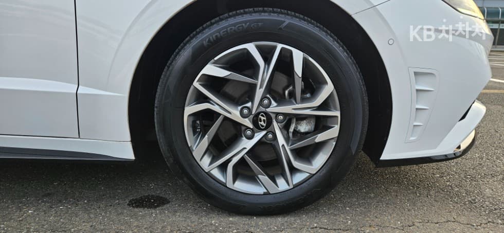 Hyundai Sonata (DN8)2.0 Modern - 26