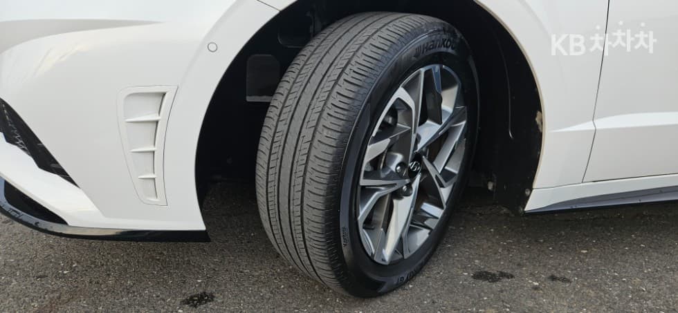 Hyundai Sonata (DN8)2.0 Modern - 27