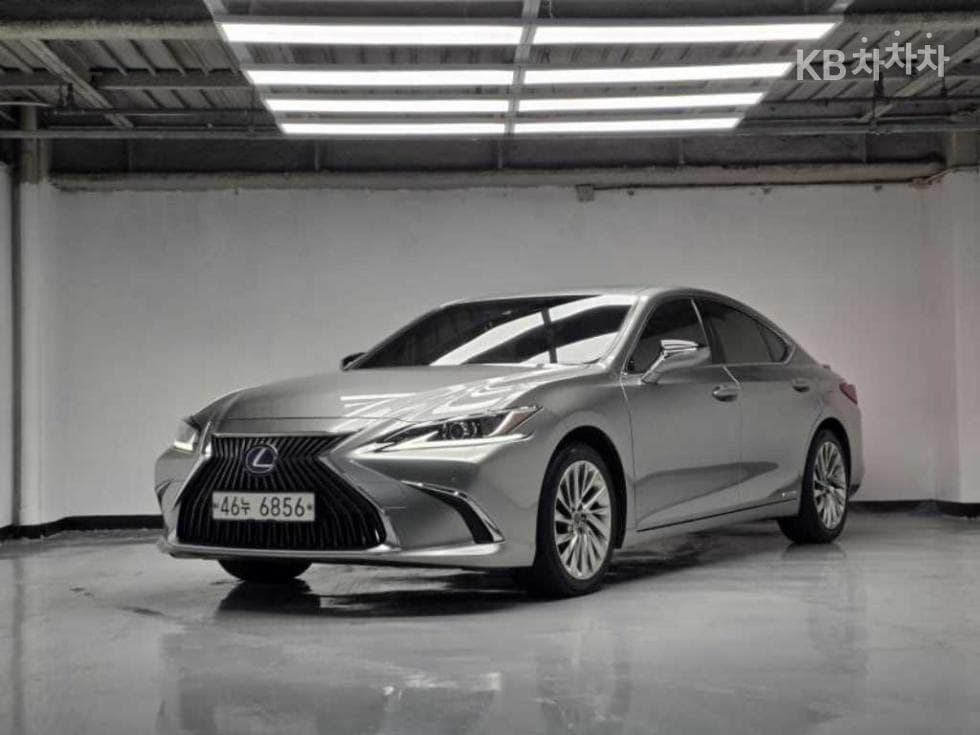 Lexus Нов 제너Рей (ван)션 ES 300h Supreme - Image 1