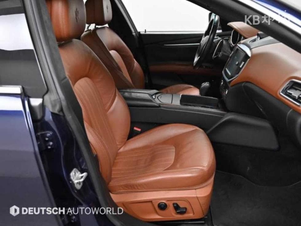 마세라티 기블리3.0 S Q4 3-토 поколение - 10