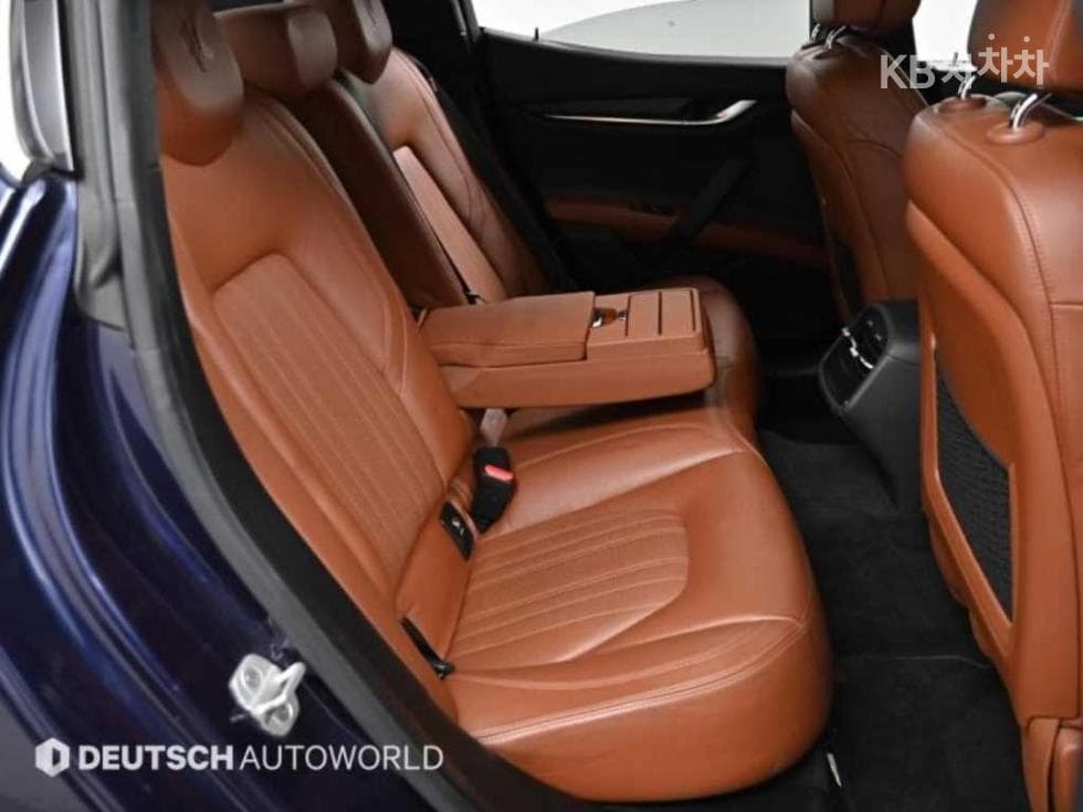 마세라티 기블리3.0 S Q4 3-토 поколение - 12