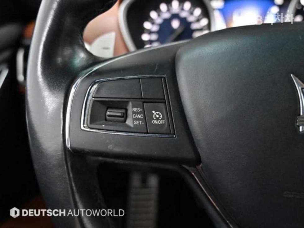 마세라티 기블리3.0 S Q4 3-토 поколение - 16