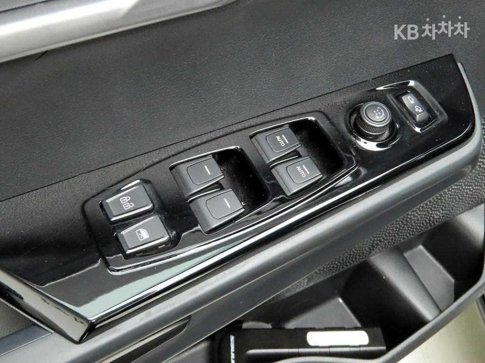 KG Mobility 토레스(J100)1.5 GDI Turbo T7 - 12