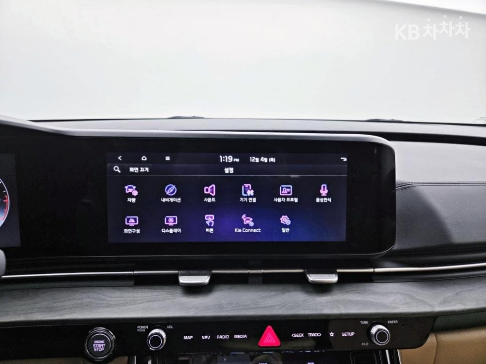 Kia Carnival 4th generationG3.5 GDI 9-seater Signature - 13