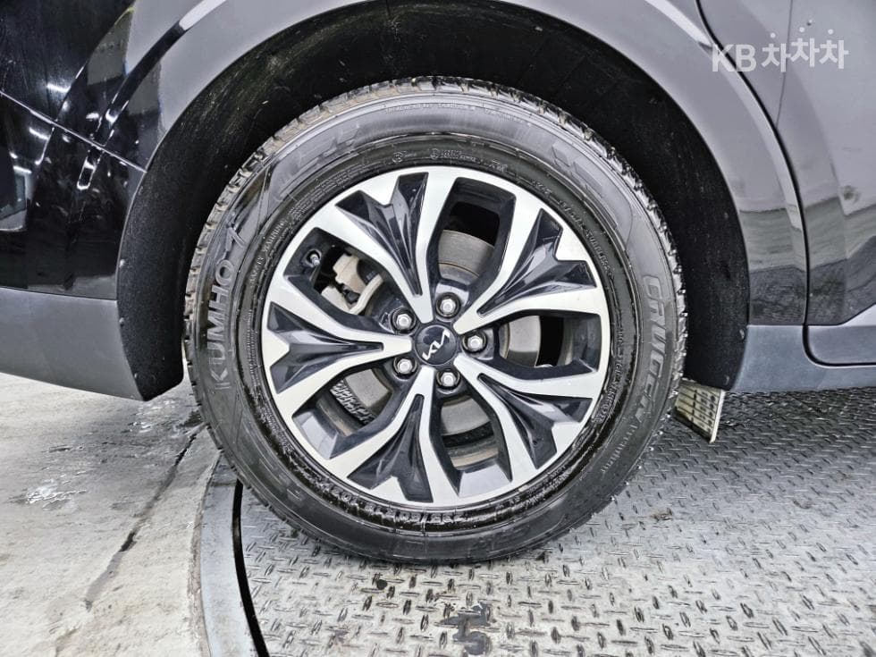 Kia Carnival 4th generationG3.5 GDI 9-seater Signature - 27