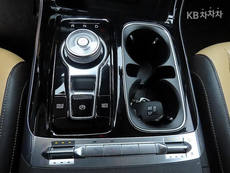 Киа Канивал 4-то поколениеG3.5 GDI 9-местен Signature - 10