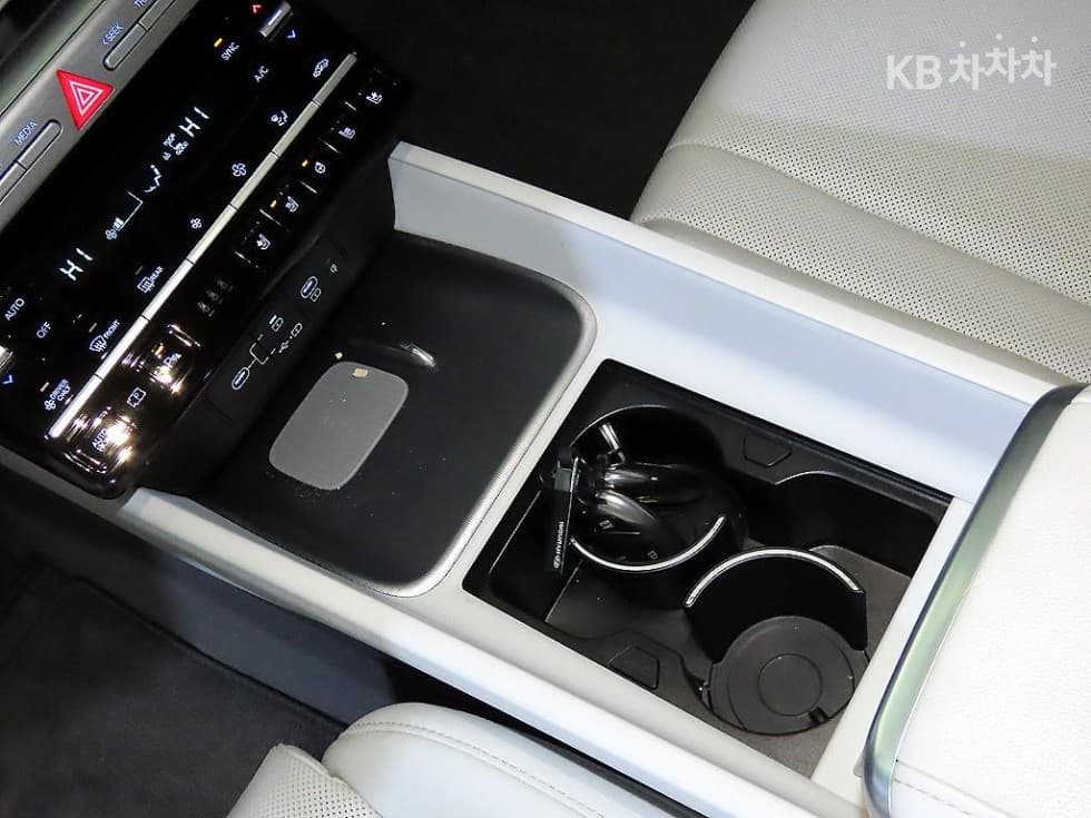 Hyundai The All New Grandeur (Azera) Hybrid1.6 Turbo Gasoline Exclusive - 13