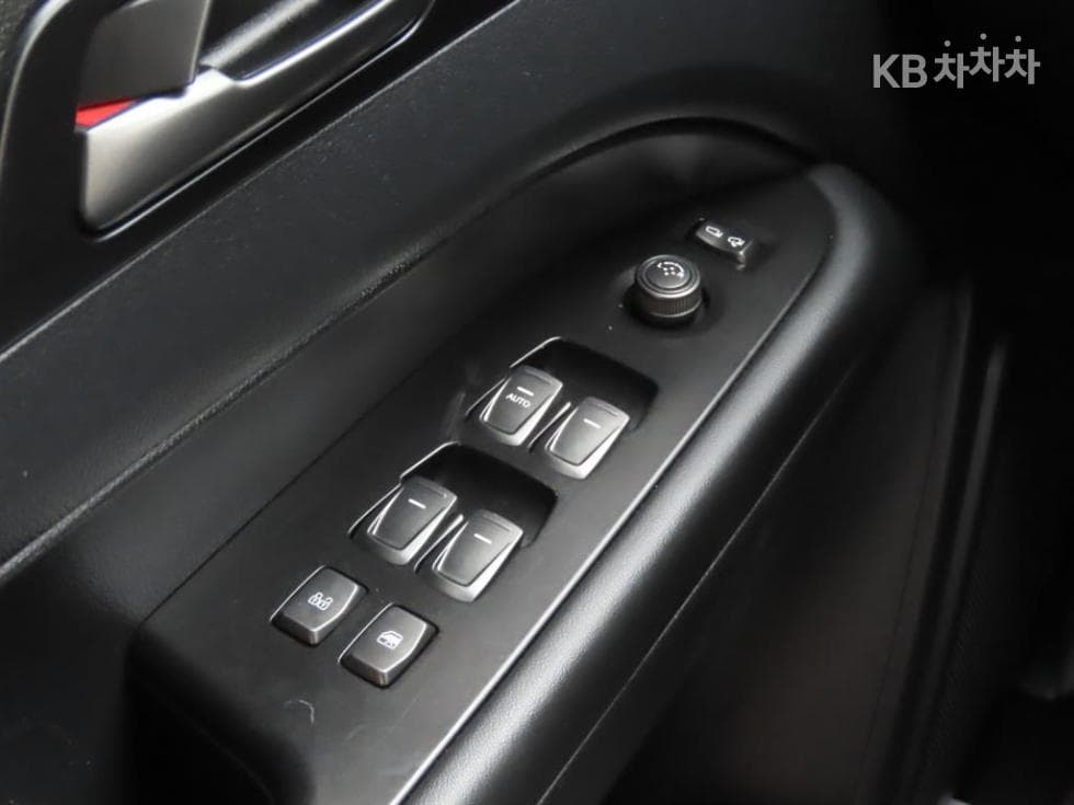 КейДжи Мобилити Rexton Sports Khan2.2 Дизел Динамик5링크 4x4 Динамик 에디션 - 10