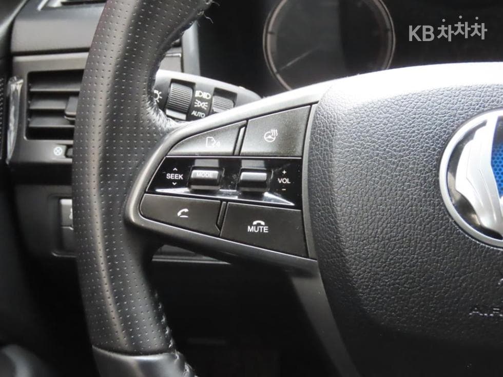 КейДжи Мобилити Rexton Sports Khan2.2 Дизел Динамик5링크 4x4 Динамик 에디션 - 11