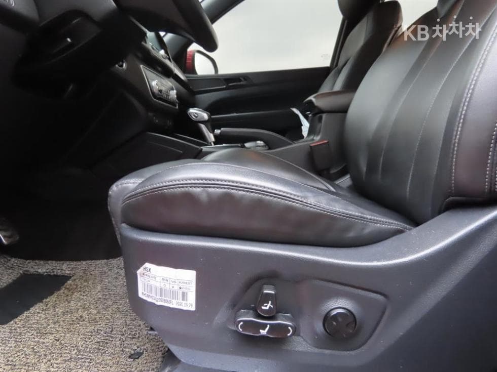 КейДжи Мобилити Rexton Sports Khan2.2 Дизел Динамик5링크 4x4 Динамик 에디션 - 16