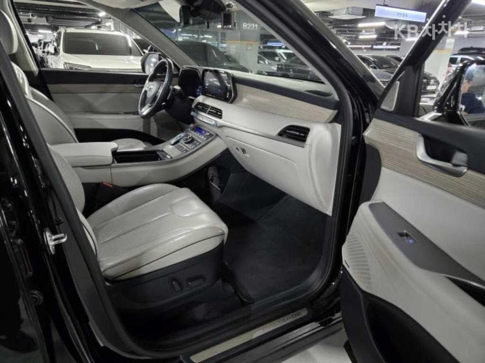 Hyundai Palisade3.8 Gasoline 7-seater (Limousine) AWD Prestige - 11