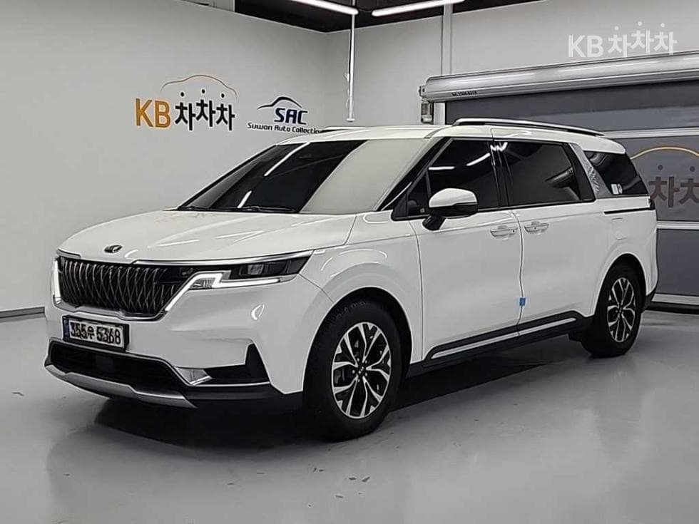Kia Carnival 4th generation D2.2 9-seater Noblesse - Image 1
