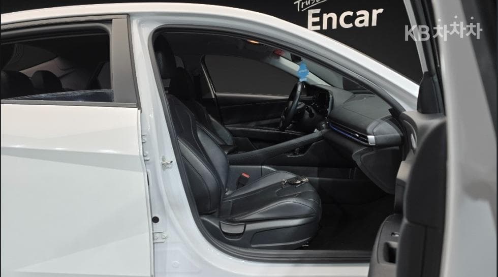 Hyundai The New (facelift) Avante (Elantra) (CN7)1.6 Gasoline Modern - 10