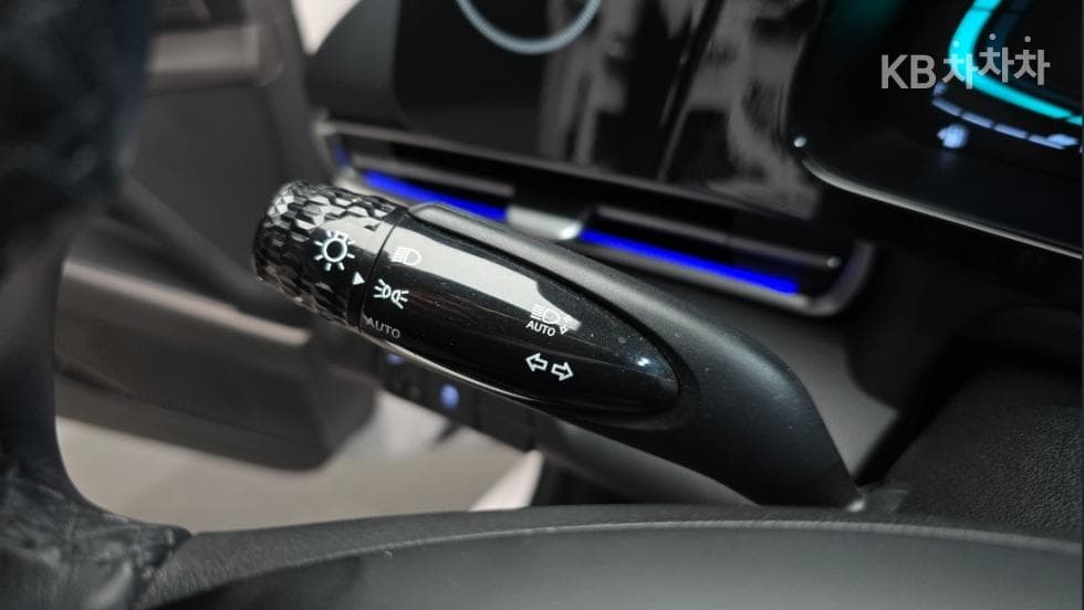 Hyundai The New (facelift) Avante (Elantra) (CN7)1.6 Gasoline Modern - 17