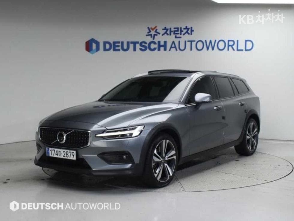 Volvo V60 CC(Второ поколение) B5 AWD Pro - Image 1