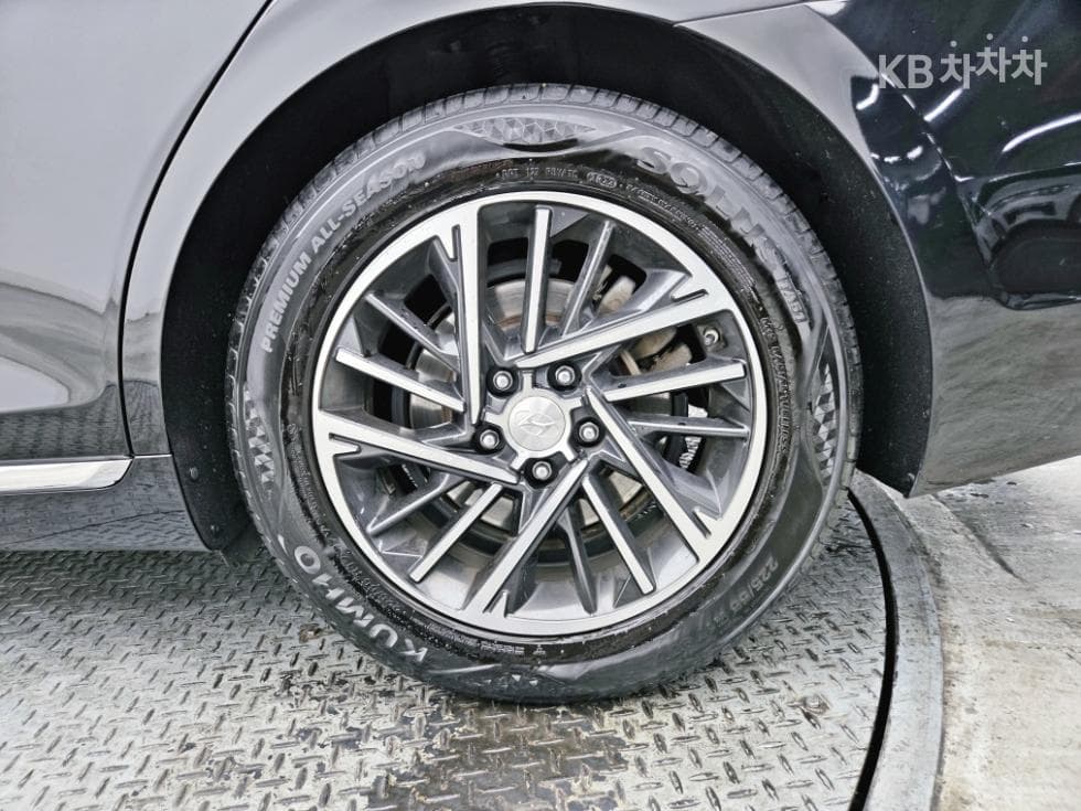 Хюндай The New (фейслифт) Grandeur (Azera)2.5 Premium 초이스 - 22