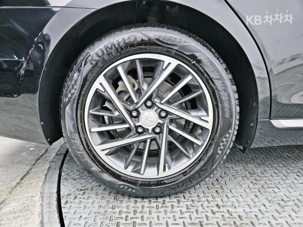 Хюндай The New (фейслифт) Grandeur (Azera)2.5 Premium 초이스 - 23