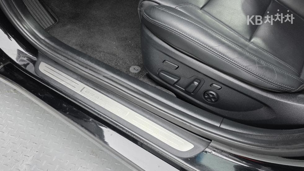 Хюндай The New (фейслифт) Grandeur (Azera)2.5 Exclusive - 16