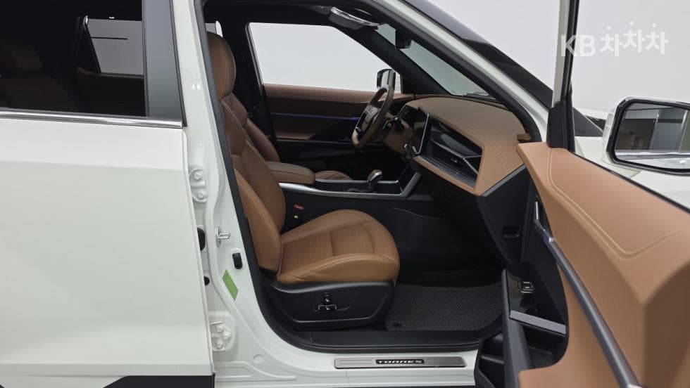 КейДжи Мобилити 토레스(J100)1.5 GDI Турбо AWD T7 - 13