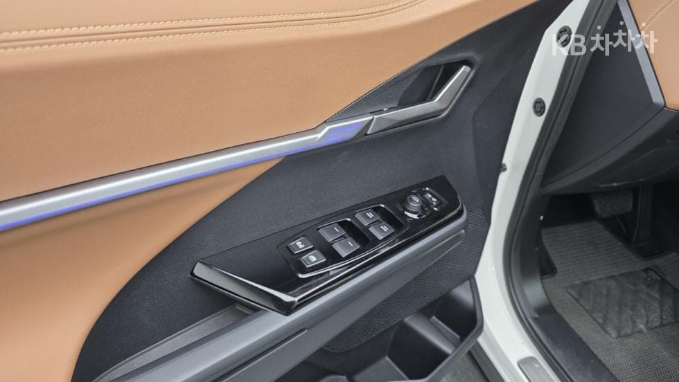 КейДжи Мобилити 토레스(J100)1.5 GDI Турбо AWD T7 - 18