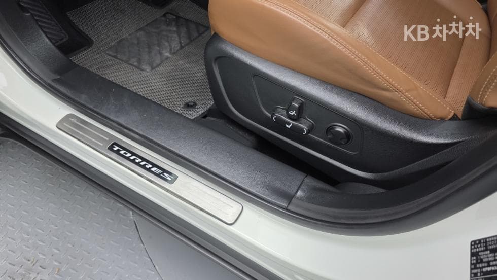 КейДжи Мобилити 토레스(J100)1.5 GDI Турбо AWD T7 - 19