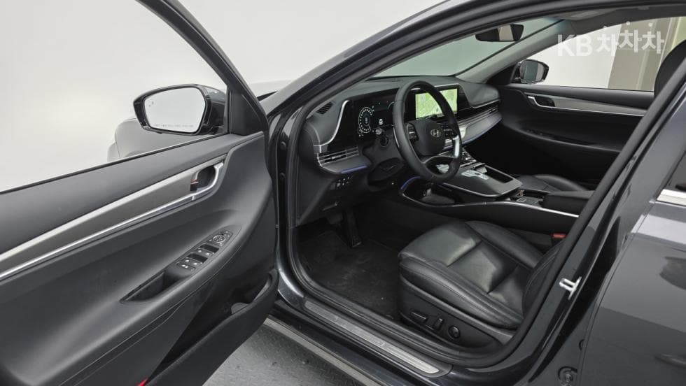 Хюндай The New (фейслифт) Grandeur (Azera)2.5 Le Blanc - 15