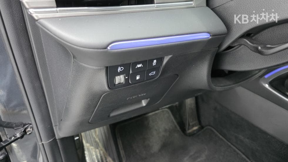 Хюндай The New (фейслифт) Grandeur (Azera)2.5 Le Blanc - 18