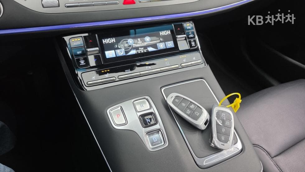 Хюндай The New (фейслифт) Grandeur (Azera)2.5 Le Blanc - 20