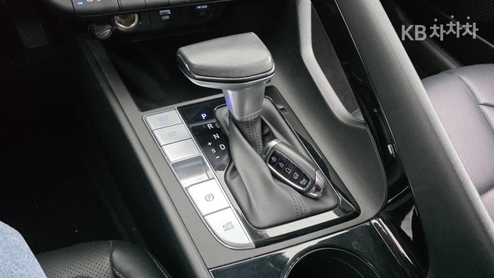 Хюндай The New (фейслифт) Avante (Elantra) Хибрид (CN7)1.6 HEV Modern - 7