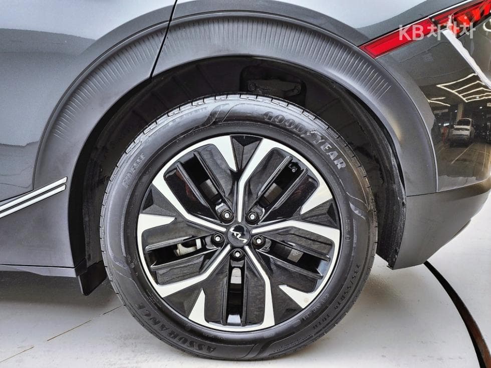 Киа EV6롱 레Местен지 2WD Air - 19