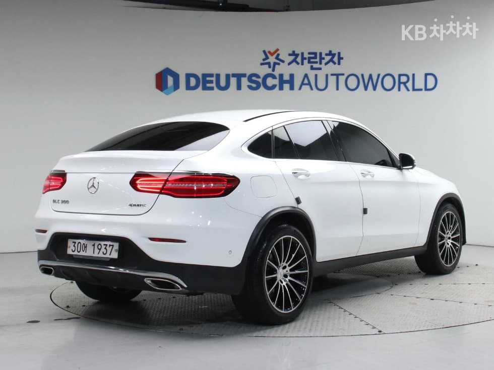 Mercedes-Benz GLC(X253)300 4Matic Coupe Standard - 2