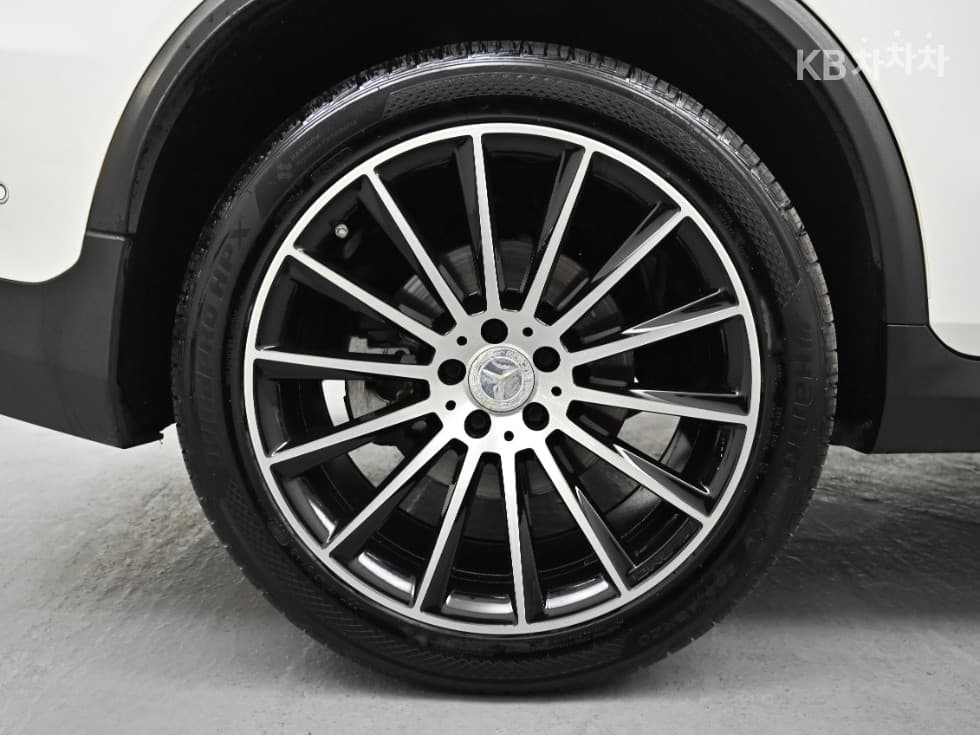 Mercedes-Benz GLC(X253)300 4Matic Coupe Standard - 5