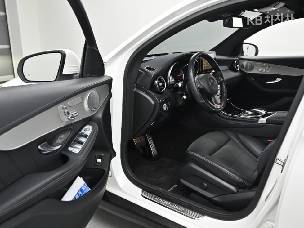 Mercedes-Benz GLC(X253)300 4Matic Coupe Standard - 11