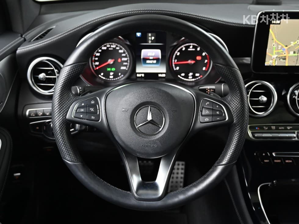 Mercedes-Benz GLC(X253)300 4Matic Coupe Standard - 13