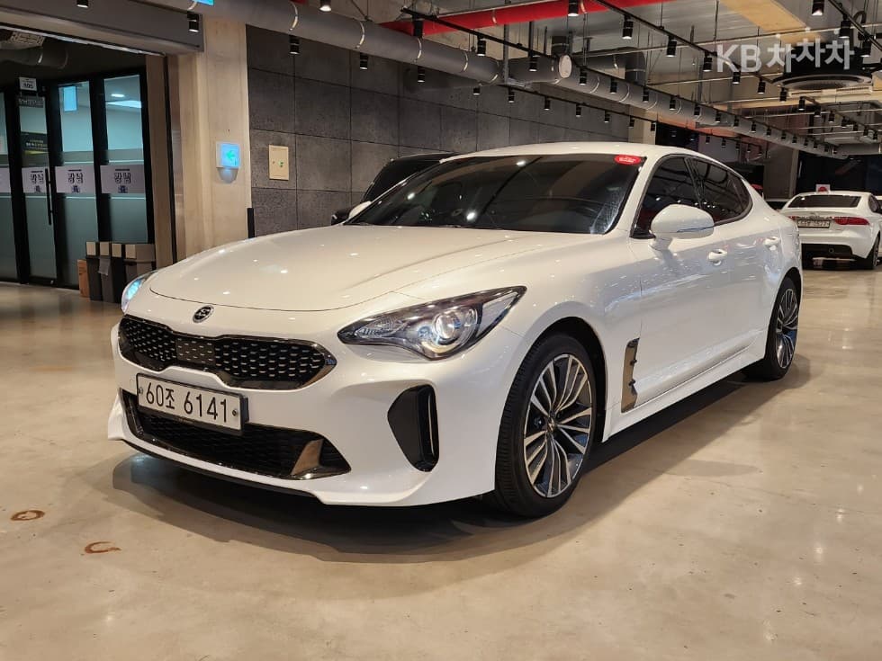 Kia Stinger 2.0 Turbo 2WD 프라임 - Image 1