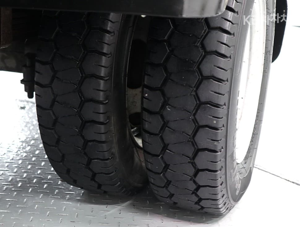 Hyundai Porter 2Extra Long Super Cab CRDi HI-SUP High-end Type - 17