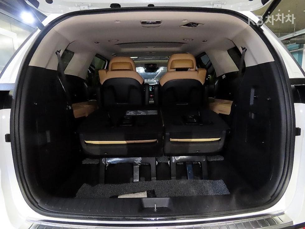 Kia Carnival 4th generationG3.5 GDI 7-seater (Limousine) Signature - 15