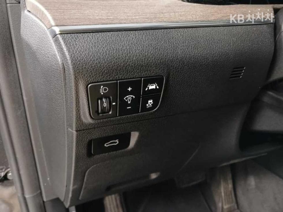 Киа K5 3-토 поколение2.0 Бензин Signature - 12