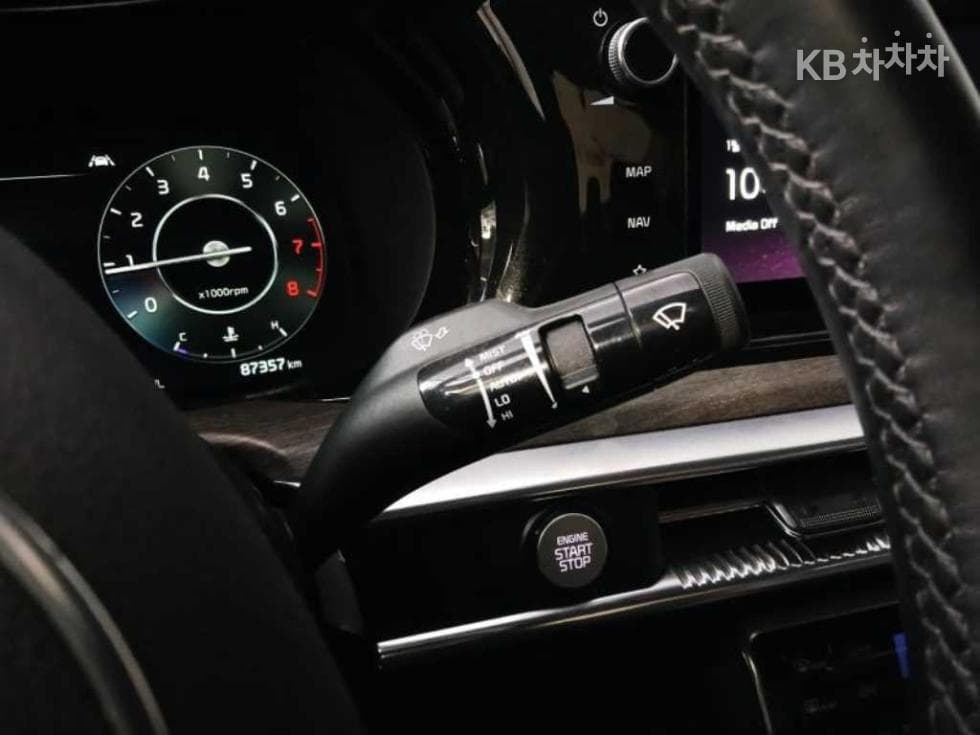 Киа K5 3-토 поколение2.0 Бензин Signature - 17